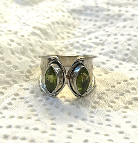 Sterling Silver Peridot ring Size 7