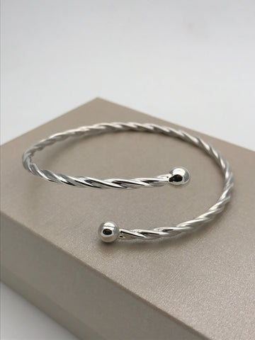 Twisted Overlap Bangle