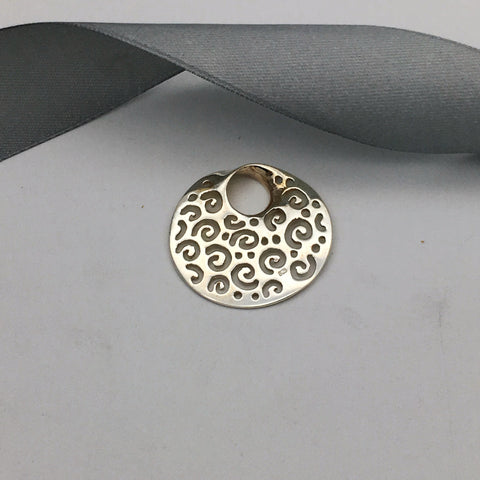 Disc Open Swirls Pendant