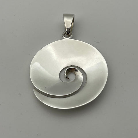 Concave Shiny Swirl Pendant