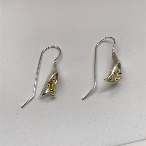 3D flower drop flower 4 gold stamen earrings