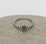 Daisy Detailed Band Ring
